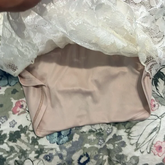 ⭐️ Express lace tank - Picture 5 of 6